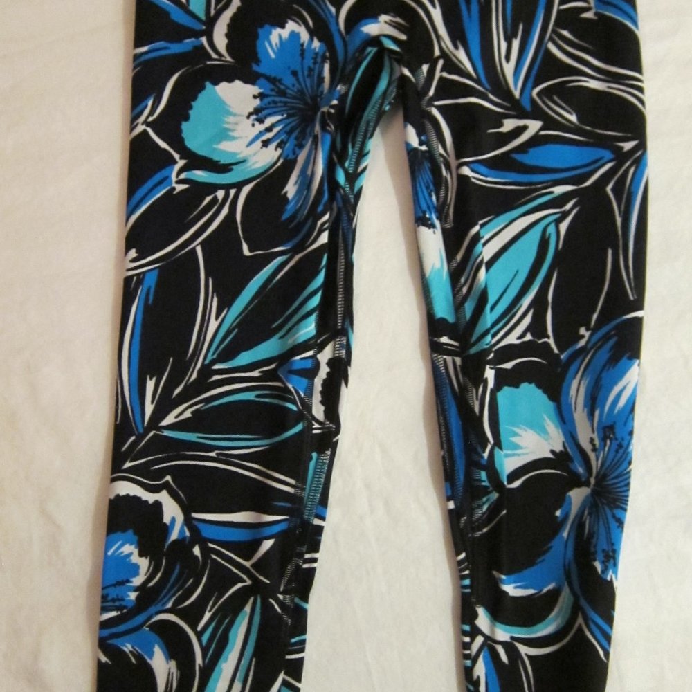 K-Deer XS yoga capri pants- Victory